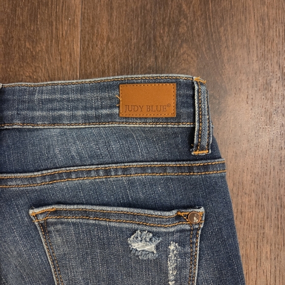 Judy Blue Distressed Skinny Jeans with Red Highlights - Picture 6 of 7